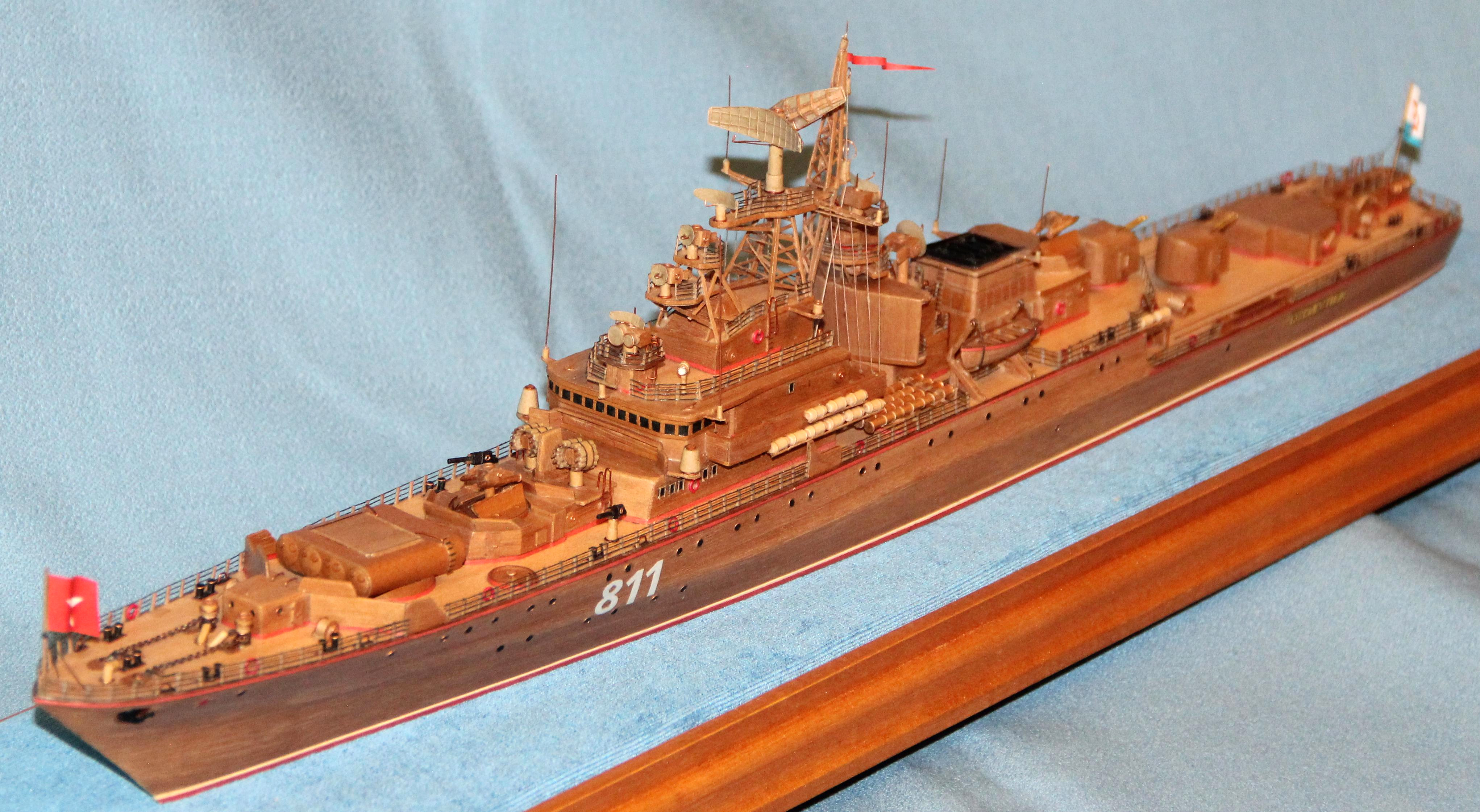 Севастополец собрал удивительную коллекцию моделей военных кораблей
